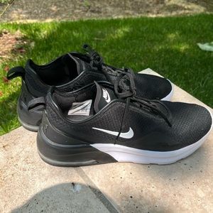 Nike Air Max Motion 2
